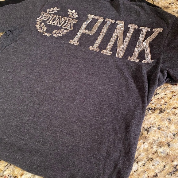 🎀VS PINK t-shirt bundle - Picture 3 of 4